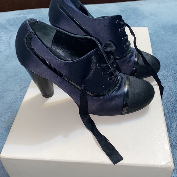 Heels - Picture 2 of 6